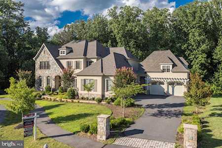 1351 Blairstone Dr Vienna, VA 22182
