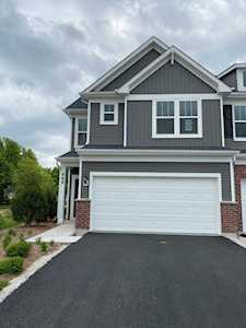 528 Watercress Dr Aurora, IL 60504