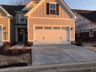 1712 Barkadeer Cove Chesapeake, VA 23323