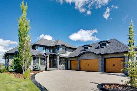 19 Montenaro Bay Rural Rocky View County, AB T4C 0A5