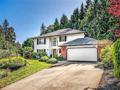 215 W St James Place Longview, WA 98632