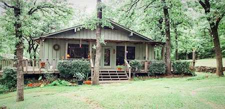 103 Cayuga Cove Lake Kiowa, TX 76240