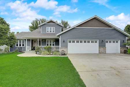 950 Valley Rd Poynette, WI 53955