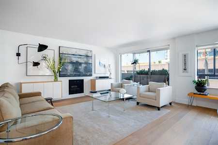 1337 W 10th Avenue #301 Vancouver, BC V6H 1J7