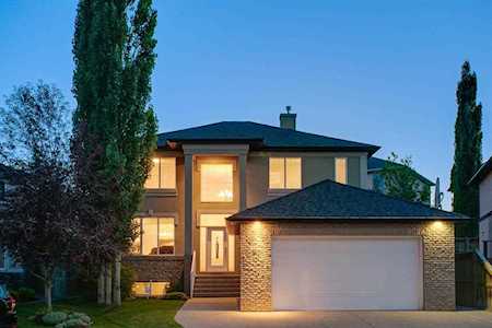 311 Simcrest Heights SW Calgary, AB T3H 4K2