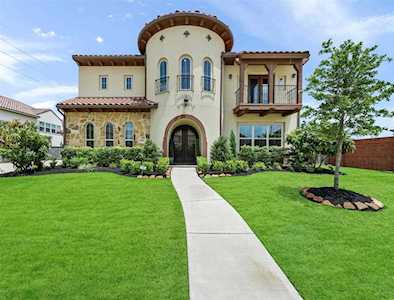 5739 Mogo Creek Ln Sugar Land, TX 77479