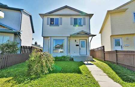 96 Martinbrook Rd NE Calgary, AB T3J 3E1