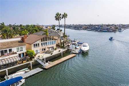16531 Carousel Lane Huntington Beach, CA 92649