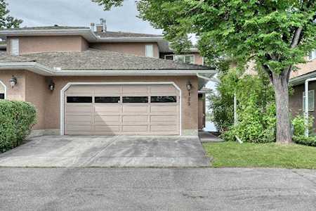125 East Chestermere Dr Chestermere, AB T1X 1A1