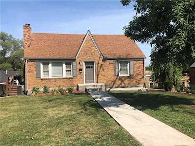 3141 E Barker Circle Kansas City, KS 66104