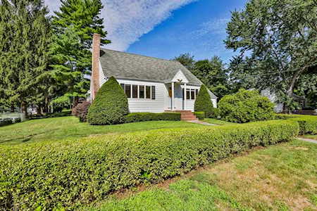 4 Glenview Road Wilmington, MA 01887