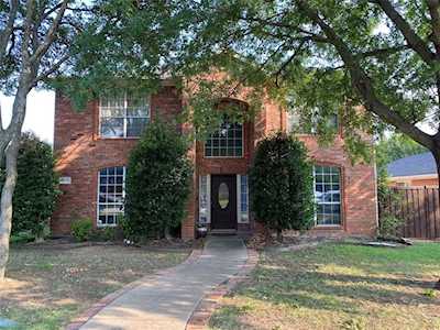 1014 Mark Twain Drive Allen, TX 75002