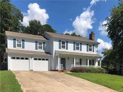 2418 Heathershire Ln Matthews, NC 28105