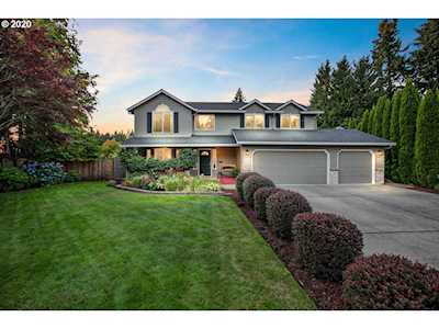 2403 NW 46th Cir Camas, WA 98607