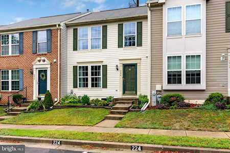 224 Foxmanor Ln Glen Burnie, MD 21061