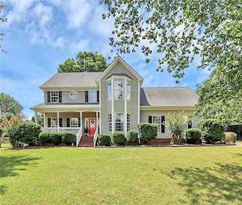 7930 White Cliffs Dr Mint Hill, NC 28227