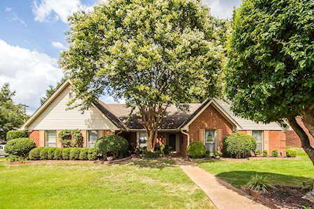 8794 E Bredbury Cv Memphis, TN 38016