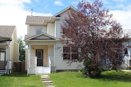 111 Covehaven Ct Calgary, AB T3K 5W5