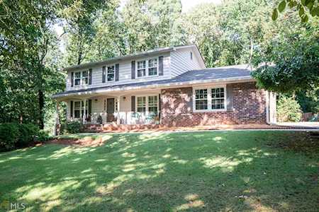 725 Hunterhill Court Roswell, GA 30075