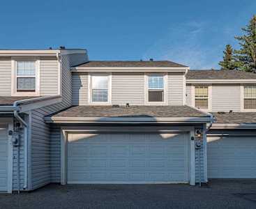 28 Berwick Crescent NW #55 Calgary, AB T3K 1Y7