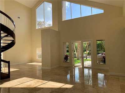 10075 Vestal Pl Coral Springs, FL 33071