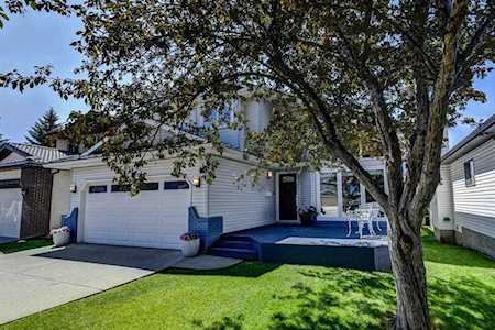 221 Wood Valley Place SW Calgary, AB T2W 5T9
