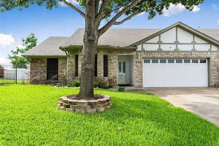 436 Sunnybrook Court Bedford, TX 76021