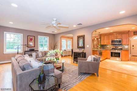 119 E Lindsley Rd Cedar Grove Twp., NJ 07009
