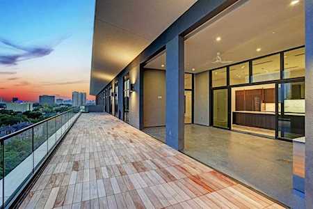 2710 Steel St Houston, TX 77098