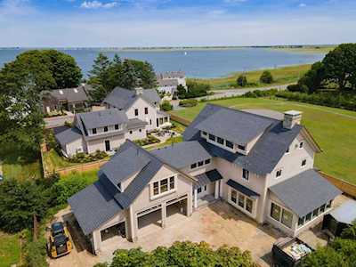 7 Beacon Avenue Newburyport, MA 01950