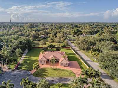 5303 SW 111th Ter Davie, FL 33328
