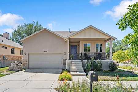 8608 S Golden Rain Cir Sandy, UT 84070