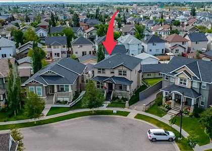104 Prestwick Manor SE Calgary, AB T2Z 4S7