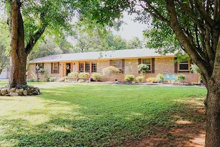 309 Cherokee Rd Hendersonville, TN 37075