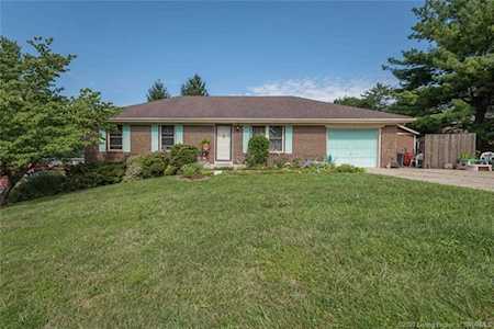 5201 Chad Circle Floyds Knobs, IN 47119
