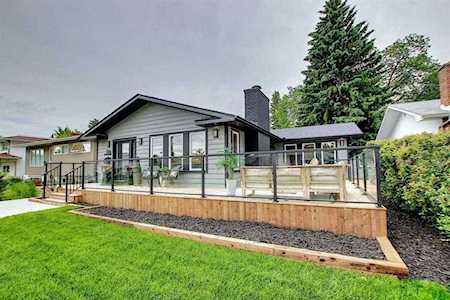 1116 Lake Wapta Way SE Calgary, AB T2J 2N7