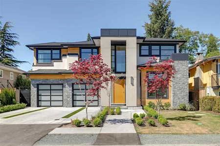 14237 Vine Avenue White Rock, BC V4B 2S9