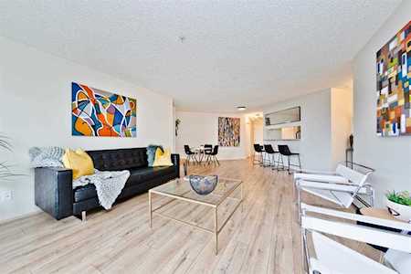33 Arbour Grove Close NW #120 Calgary, AB T3G 4K2