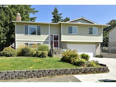3877 NE 3rd St Gresham, OR 97030
