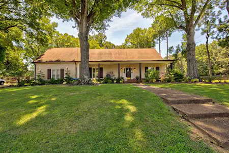 697 Winford Dr Collierville, TN 38017