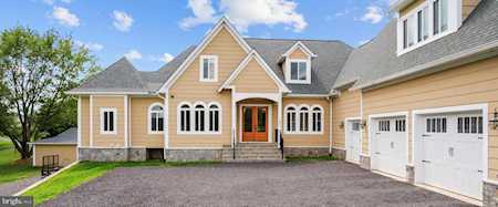 19952 Gleedsville Rd Leesburg, VA 20175