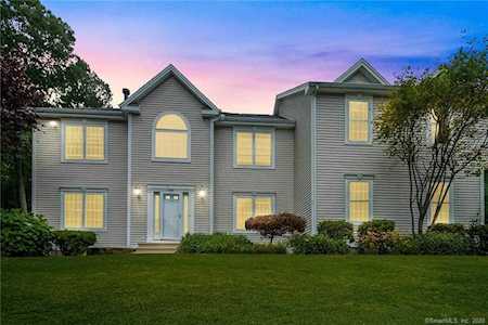 24 Hearthstone Court Southington, CT 06444