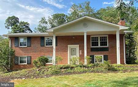 9932 Woodrow St Vienna, VA 22181