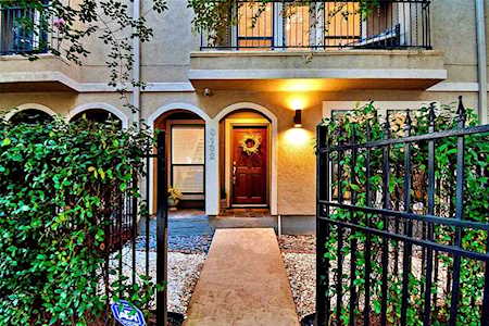 6132 Hamman St Houston, TX 77007