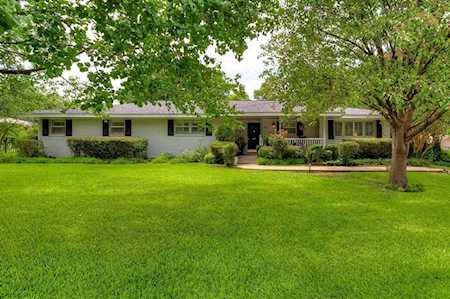 1820 Ridgmar Boulevard Fort Worth, TX 76116