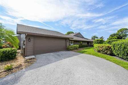 5704 Doral Dr Sarasota, FL 34243