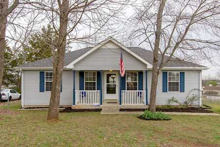 302 Crockett Ct La Vergne, TN 37086