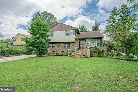 203 Brookmead Dr Cherry Hill, NJ 08034