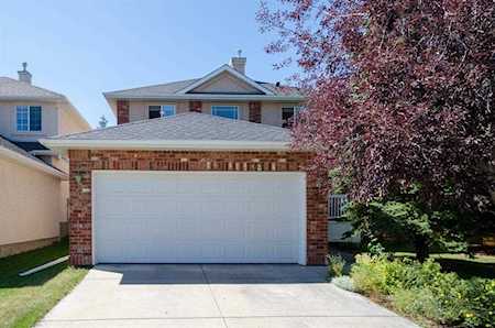 85 Strathridge Close SW Calgary, AB T3H 4J3