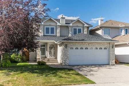 116 Douglas Ridge Green SE Calgary, AB T2Z 2T3